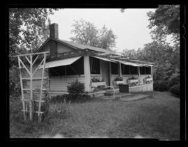 Lippert, Harold, Summer Home