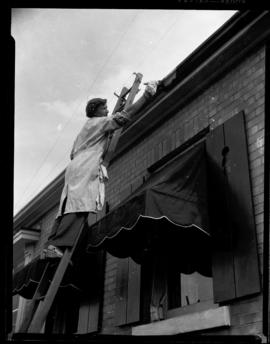 Women Painting