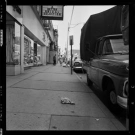 King St., (Kitchener), Garbage on Street