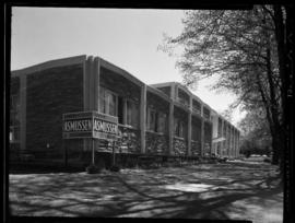 Kitchener Library, Exterior