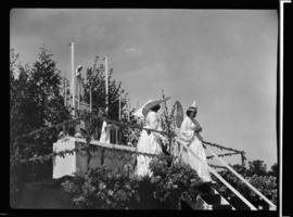 Crowning of Mary, Sacred Heart