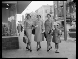 Women, Fashion, King St.