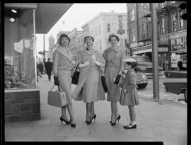 Women, Fashion, King St.