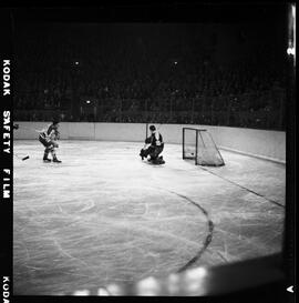 Hockey, Dutchmen-Windsor (March 9-12)