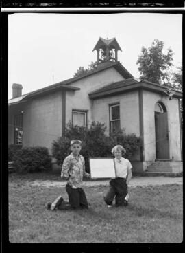 Wrigley's Cor. [Corners] School