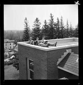 University of Waterloo, Students Studying