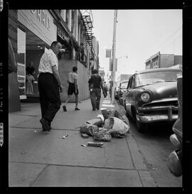 King St., (Kitchener), Garbage on Street