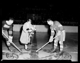 Bell, Marilyn Visits Kitchener