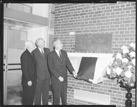 Waterloo University, Opening Physics Building